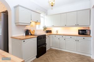 Kitchen- click for photo gallery